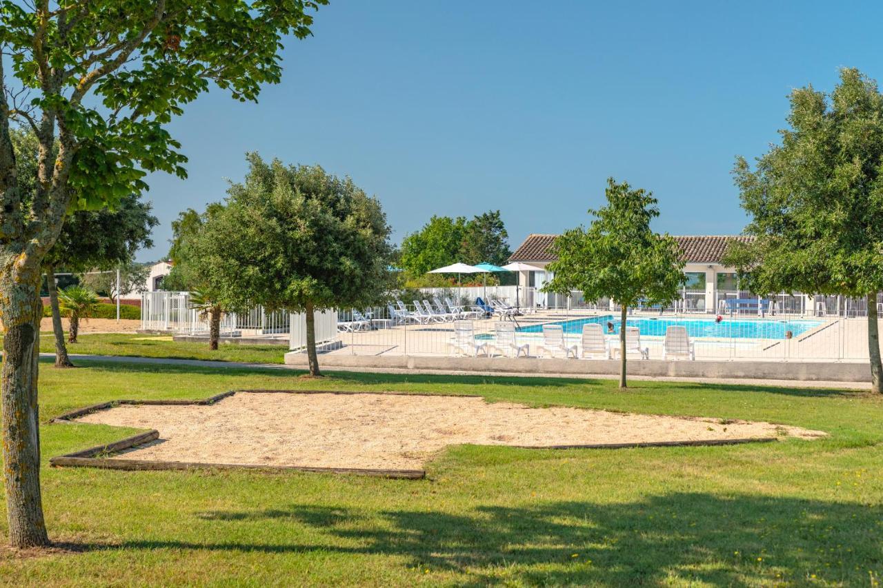 Azureva Fouras Aparthotel Exterior photo