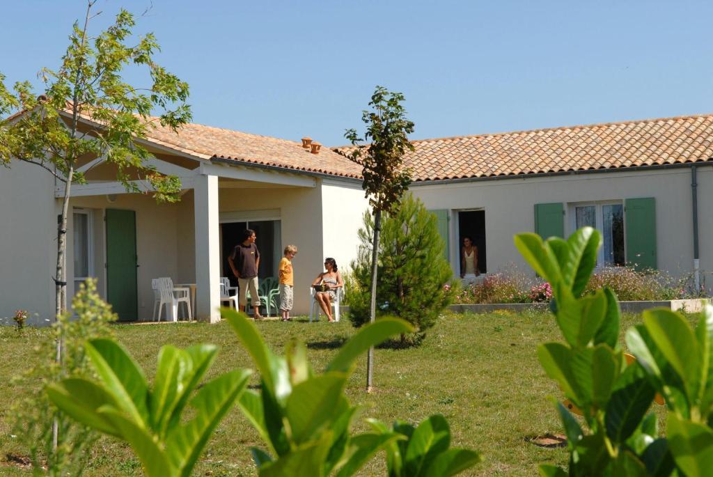 Azureva Fouras Aparthotel Exterior photo
